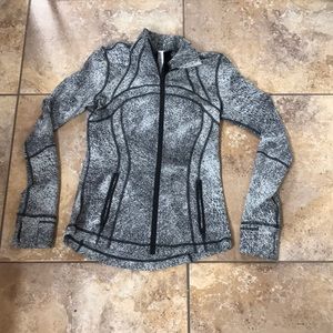 Lululemon Define Luon Spray Jacket NWOT 6